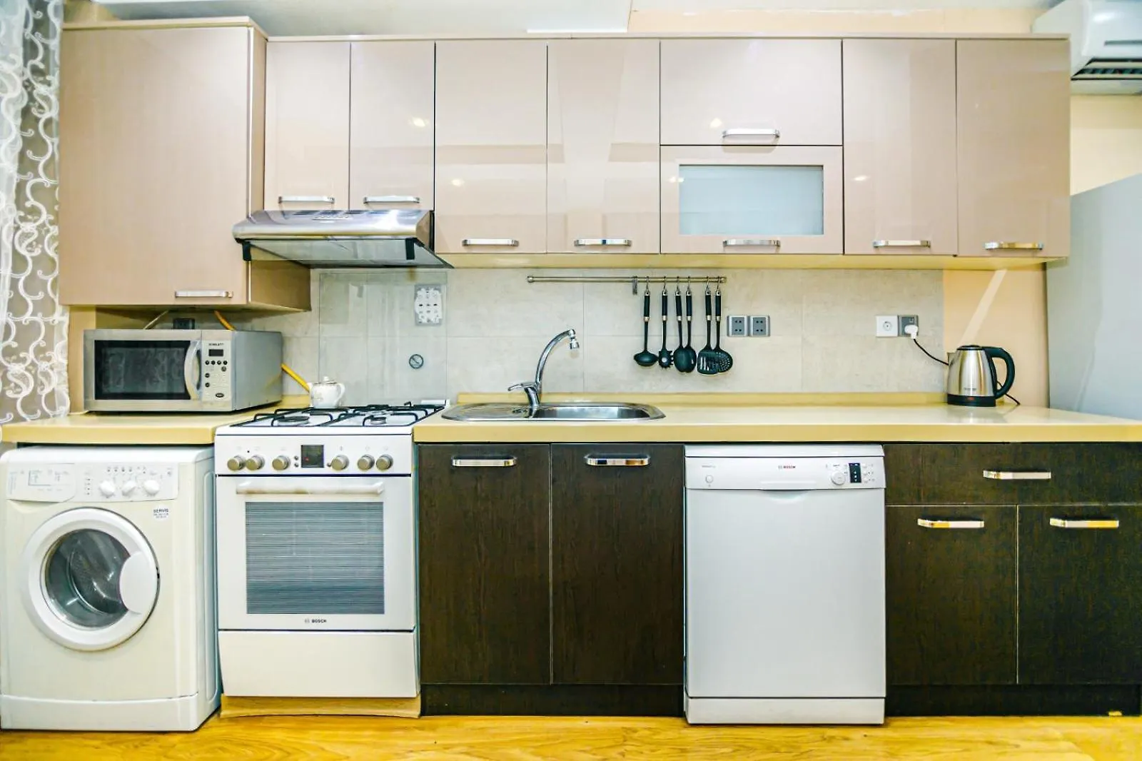 Sunshine Apartment Bakoe